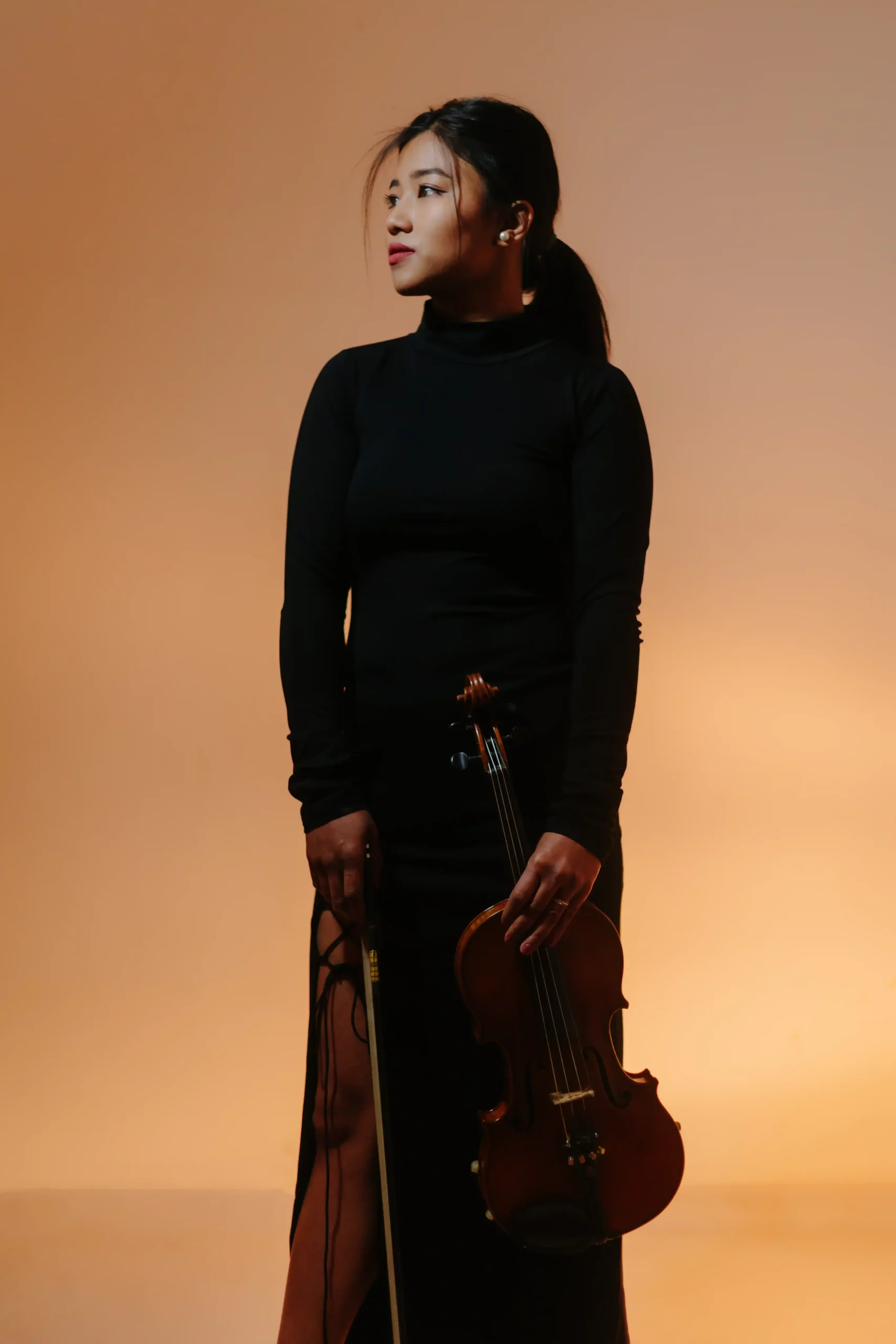 Phoebe with violin closeup